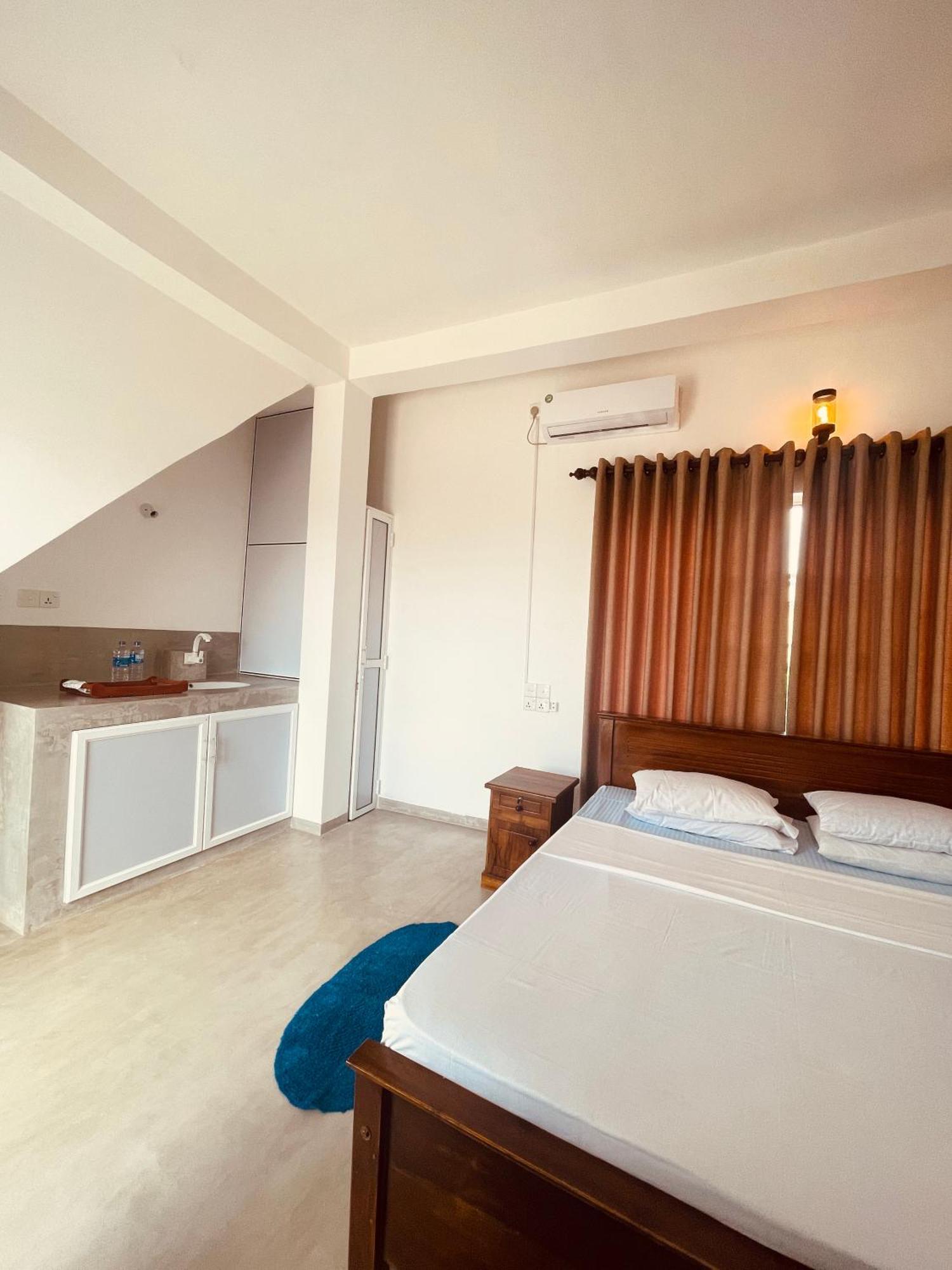 Devo'S Place Galle Esterno foto